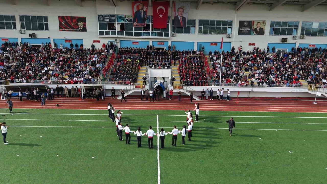 TUNCELİ'DE 29 EKİM CUMHURİYET BAYRAMI COŞKUYLA KUTLANDI.