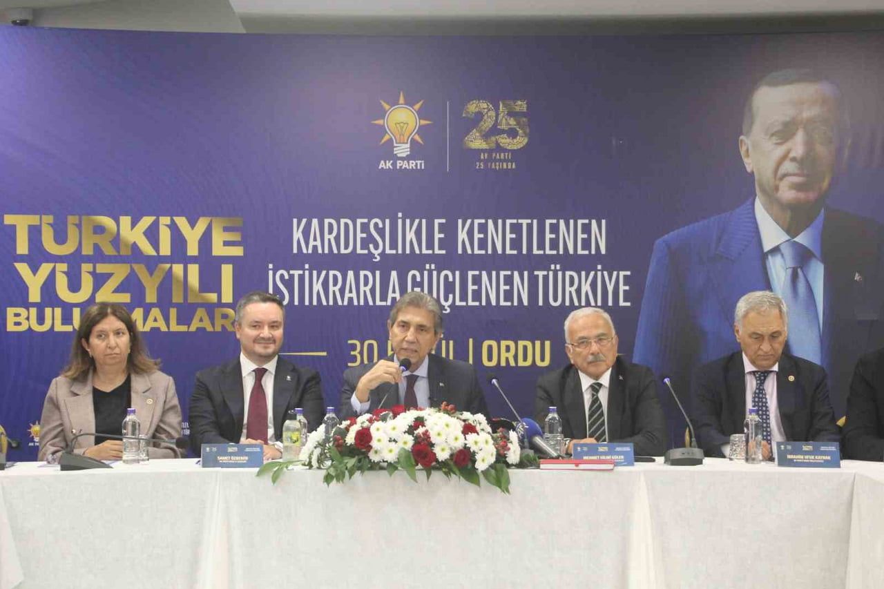 SAĞDAN SOLA DOĞRU AK PARTİ ORDU MİLLETVEKİLİ İBRAHİM UFUK KAYNAK, BÜYÜKŞEHİR BELEDİYE BAŞKANI DR....