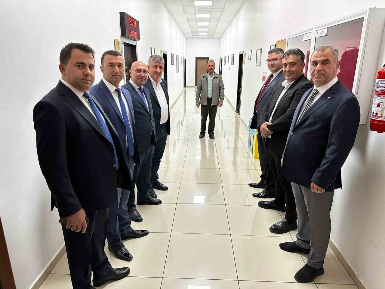 TOKAT TİCARET BORSASI'NDA GERÇEKLEŞTİRİLEN ORGAN SEÇİMLERİNDE MEVCUT BAŞKAN LÜTFİ BORA, RESMİ...