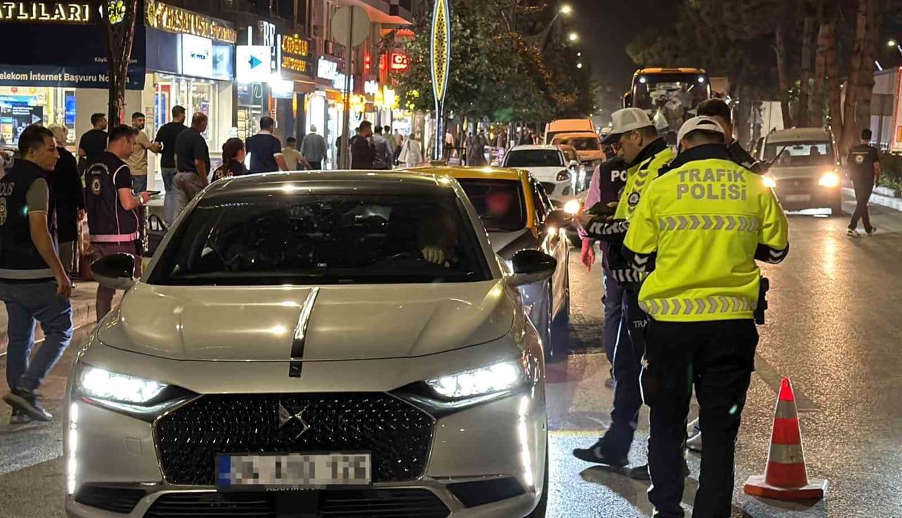 TATVAN'DA 11 NOKTADA 150 PERSENOLİN KATILIMIYLA GENİŞ KAPSAMLI ASAYİŞ UYGULAMASI YAPILDI