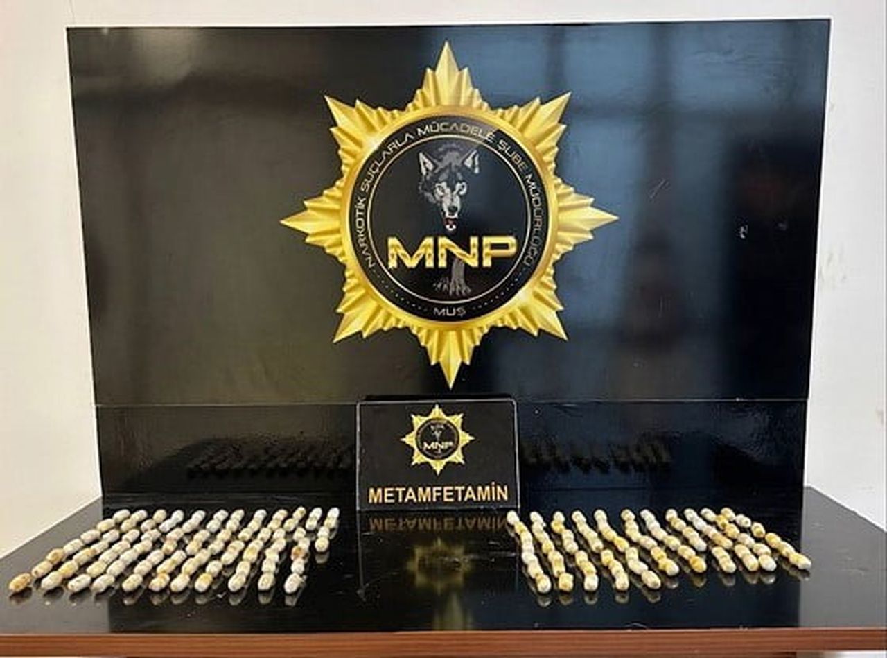 MUŞ'TA POLİS EKİPLERİNCE DÜZENLENEN UYUŞTURUCU OPERASYONUNDA, 1 KİLO 146 GRAM METAMFETAMİN VE 5,1...