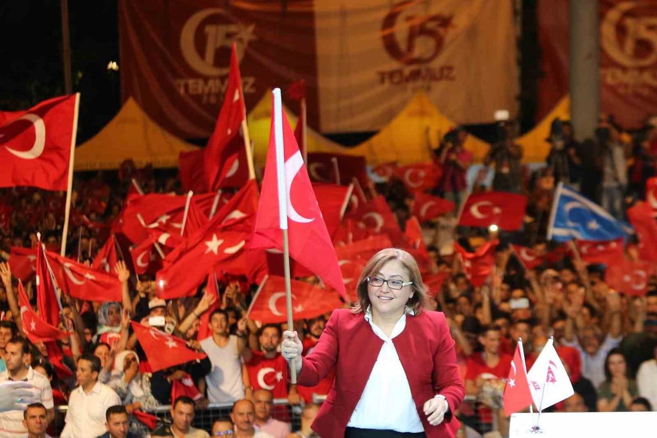 ŞAHİN: "CUMHURİYET, ORTAK GELECEĞİMİZİN VE MİLLİ İRADENİN EN GÜÇLÜ TEMİNATIDIR"