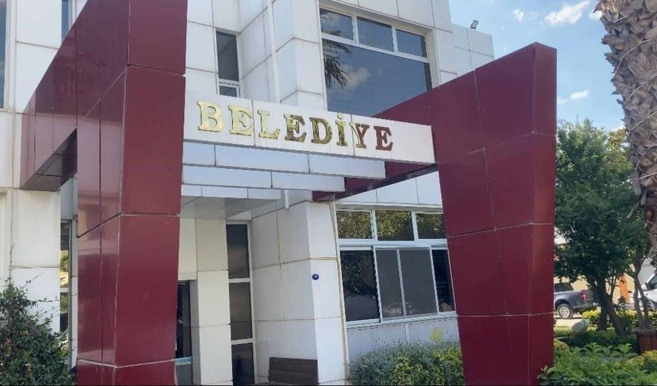 SEFERİHİSAR BELEDİYESİNE YÖNELİK YÜRÜTÜLEN GENİŞ ÇAPLI RÜŞVET SORUŞTURMASI KAPSAMINDA;...