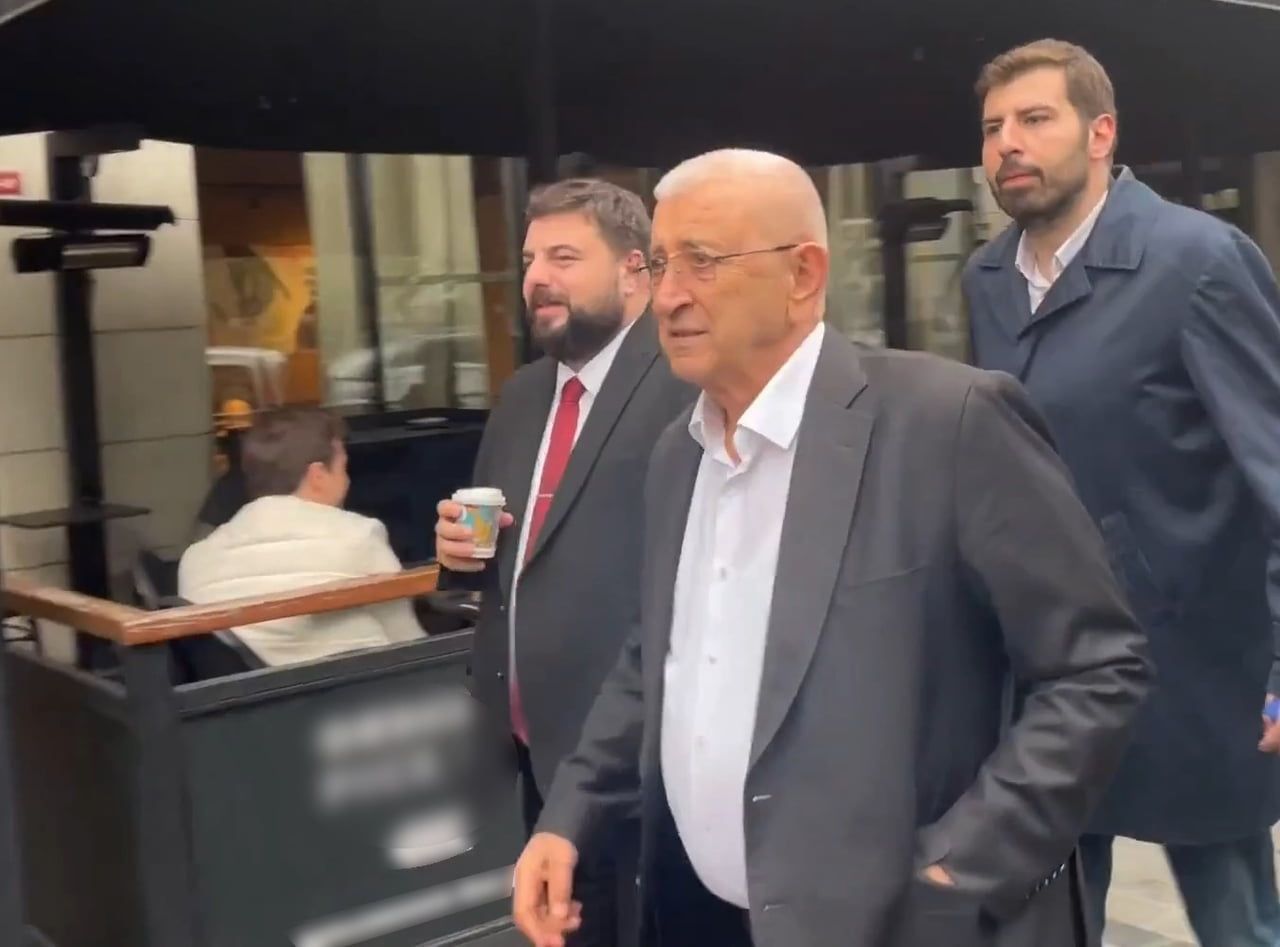 HASAN İMAMOĞLU (ORTADA)