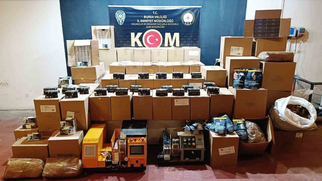 BURSA’DA KAÇAK TÜTÜN VE SİGARA ÜRETİMİNE YÖNELİK DÜZENLENEN OPERASYONDA, 627 BİN 8 ADET MAKARON...