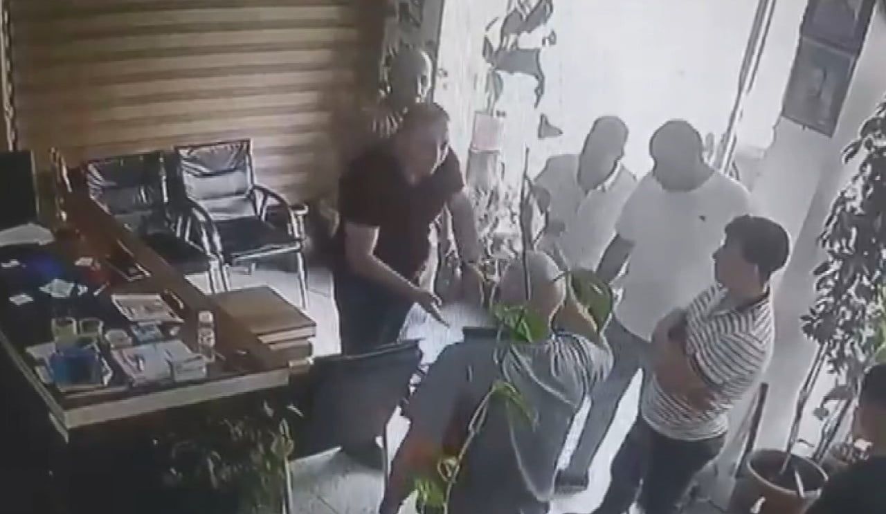 KİLİS BELEDİYE BAŞKANI HAKAN BİLECEN, MUHTARLA YAŞADIĞI GERİLİM