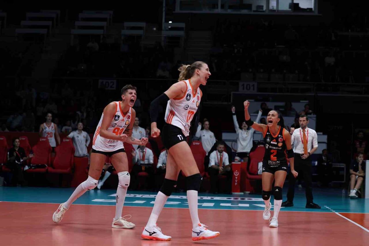 ECZACIBAŞI PERON İSTANBUL, VODAFONE SULTANLAR LİGİ’NİN 3. HAFTASINDA İLBANK DEPLASMANINDAN 25-23...
