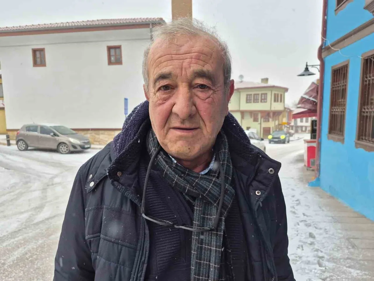 ESKİŞEHİR'İN ODUNPAZARI İLÇESİNE BAĞLI ORTA MAHALLE'DE 3 DÖNEMDİR MUHTARLIK GÖREVİNİ SÜRDÜREN 69...