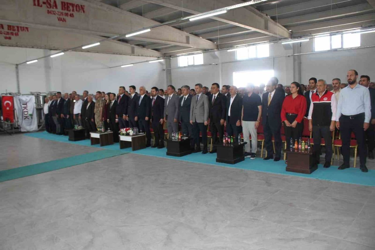 MUŞ’UN MALAZGİRT İLÇESİNDE, ÜRETİCİLERİN SÜTLERİNİ DÜZENLİ VE DEĞERİNDE PAZARA ULAŞTIRMASINI...