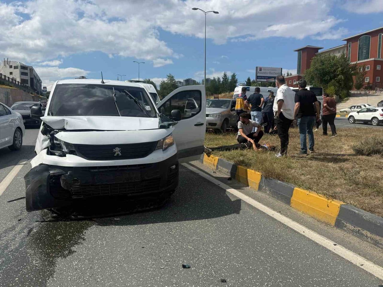 KASTAMONU’DA HAFİF TİCARİ ARAÇ İLE OTOMOBİLİN ÇARPIŞMASI NETİCESİNDE MEYDANA GELEN KAZADA 3 KİŞİ...