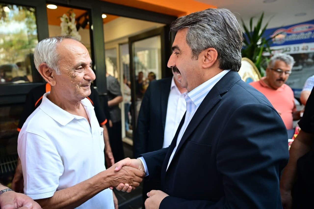 YILDIRIM BELEDİYE BAŞKANI OKTAY YILMAZ, KURTULUŞ CADDESİ’Nİ ZİYARET EDEREK ESNAFLA BİR ARAYA...