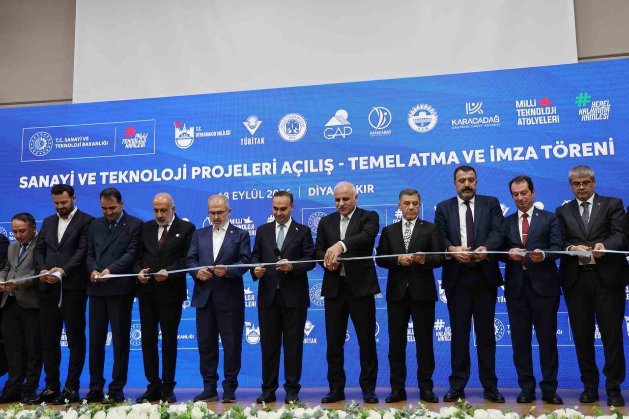 SANAYİ VE TEKNOLOJİ BAKANI MEHMET FATİH KACIR, DİYARBAKIR ORGANİZE SANAYİ BÖLGESİNDE SANAYİ VE...