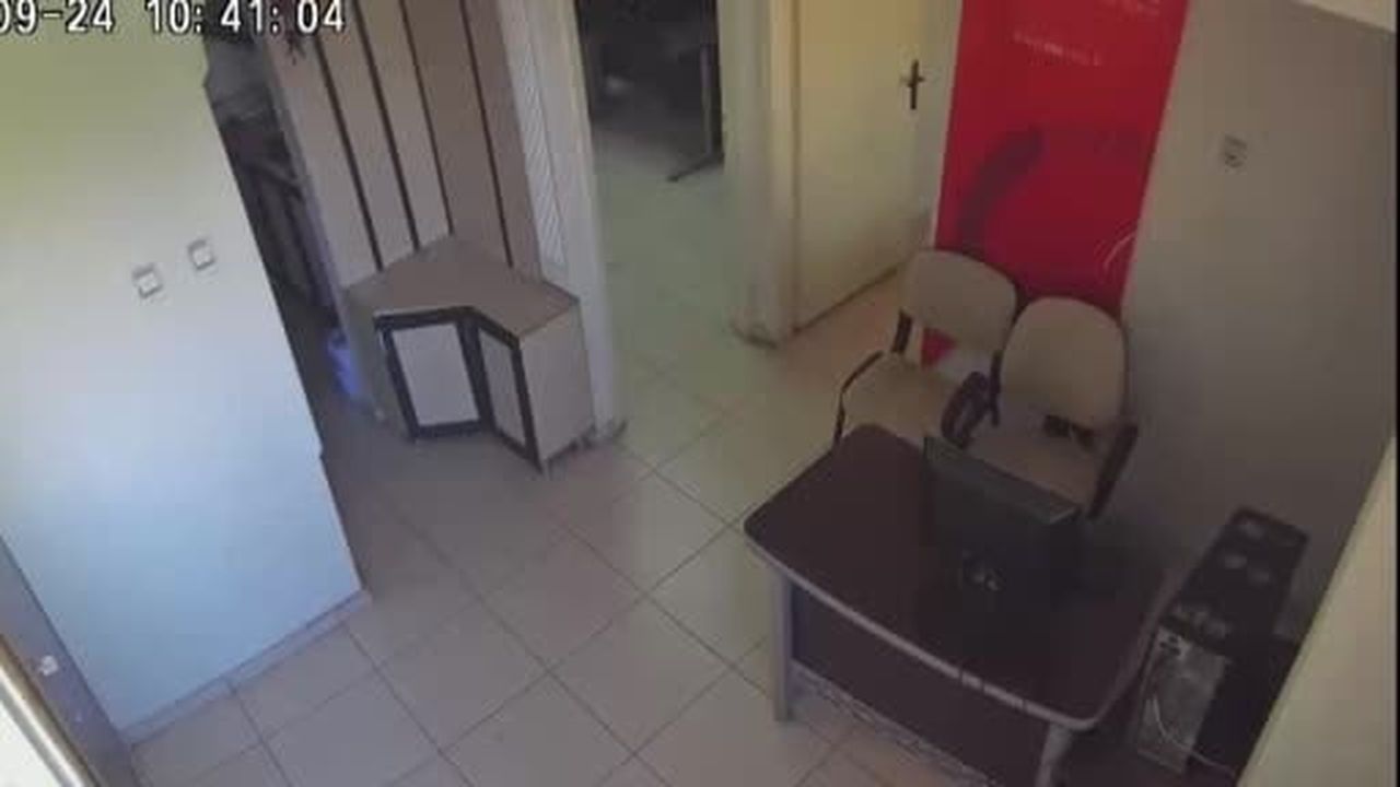 Deprem anını kaydeden muhabirler yaşadıklarını anlattı: Deprem anı kamerada