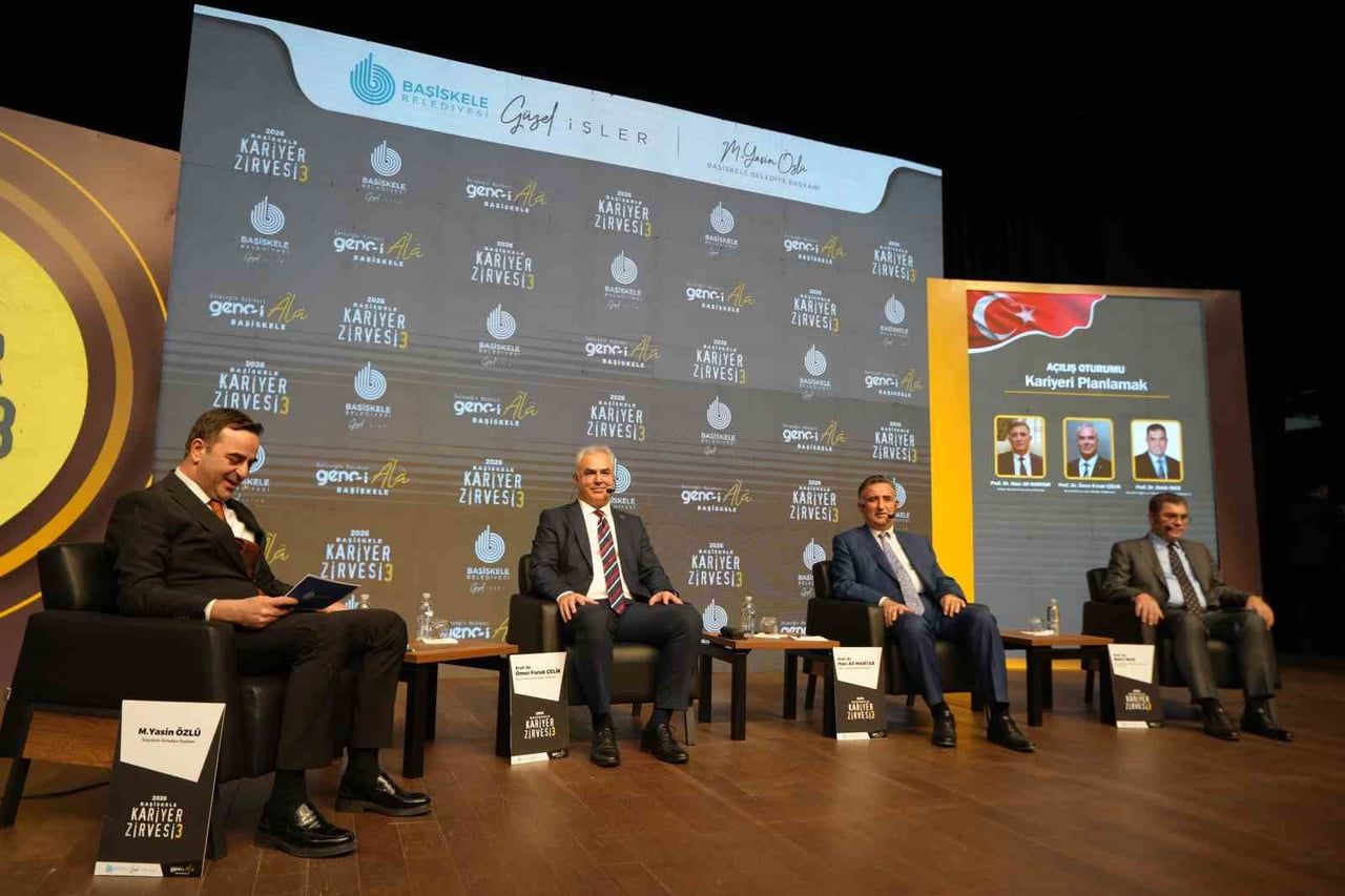 BAŞİSKELE KARİYER ZİRVESİ 3, İLK GÜNÜNDE AKADEMİSYENLERİ VE İŞ DÜNYASININ ÖNDE GELEN İSİMLERİNİ...