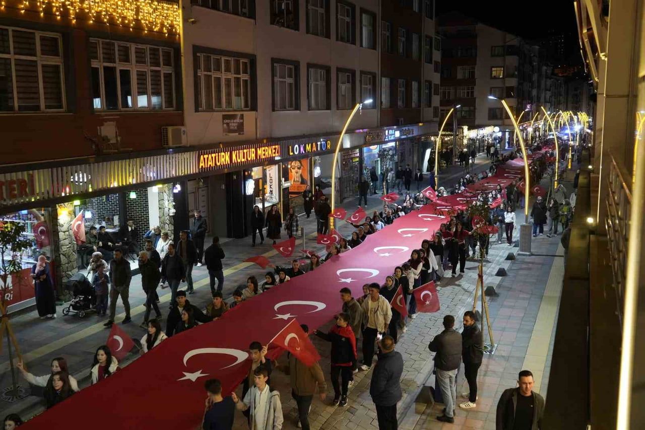 GÜMÜŞHANE'DE 29 EKİM CUMHURİYET BAYRAMI KUTLAMALARI KAPSAMINDA KORTEJ YÜRÜYÜŞÜ GERÇEKLEŞTİRİLDİ....