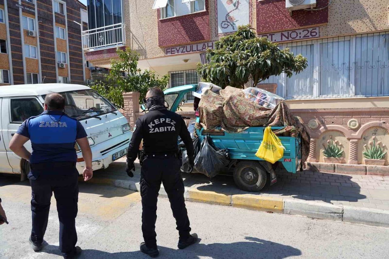 KEPEZ BELEDİYESİ ZABITA MÜDÜRLÜĞÜ EKİPLERİ, VATANDAŞLARDAN GELEN ŞİKAYETLER ÜZERİNE EMEK MAHALLESİ...