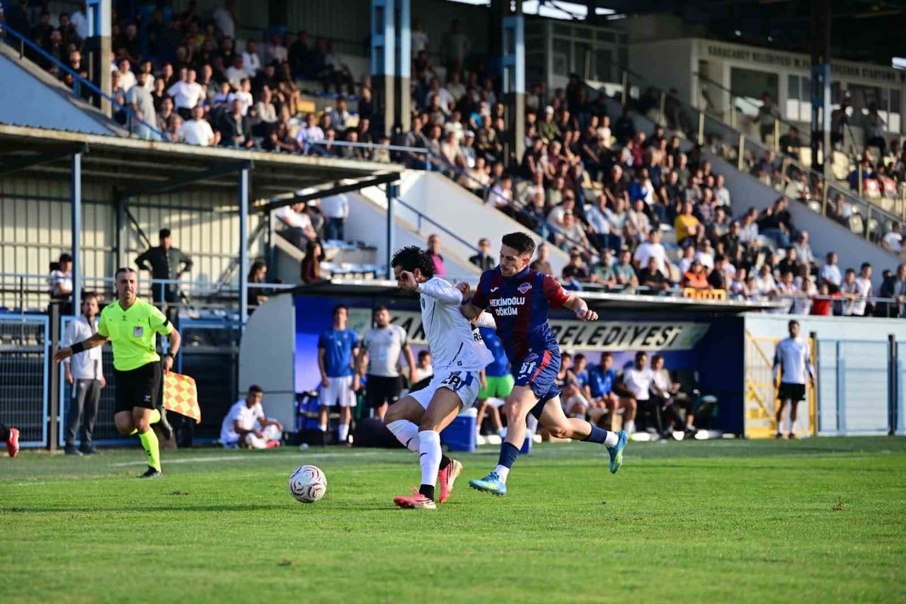 TFF 2. LİG KIRMIZI GRUP 6. HAFTASINDA KARACABEY BELEDİYESPOR, KONUK ETTİĞİ 1461 TRABZON FK İLE 2-2...