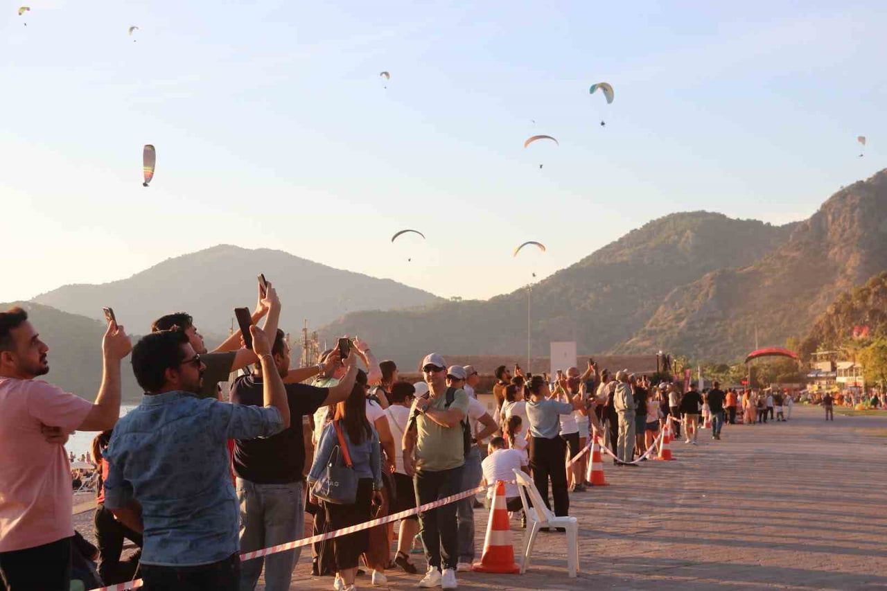 26. ÖLÜDENİZ HAVA OYUNLARI FESTİVALİ’NİN AÇILIŞI GERÇEKLEŞTİRİLDİ