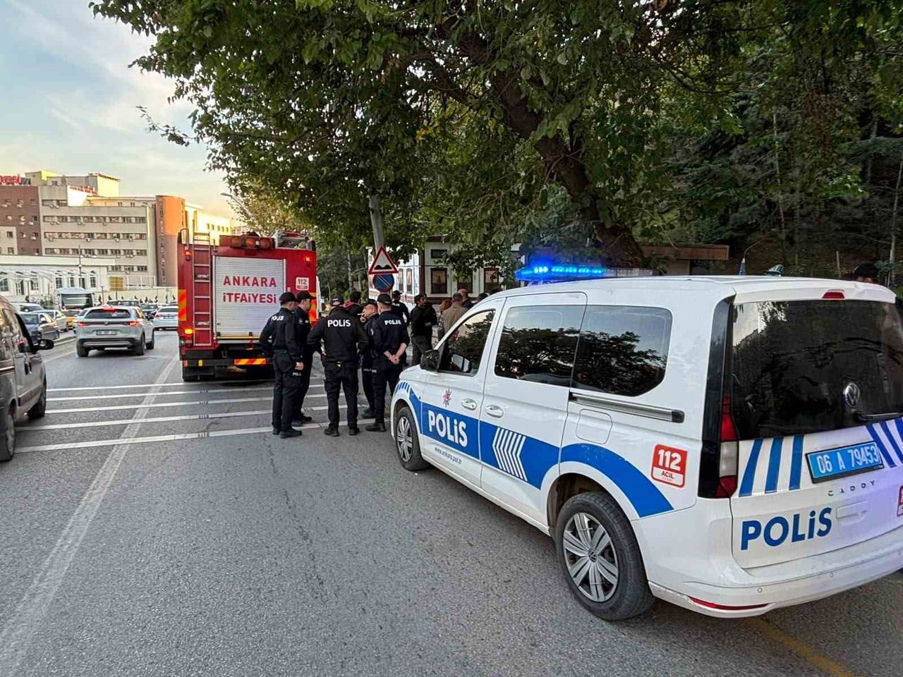 ANKARA’NIN KEÇİÖREN İLÇESİNDE, ELEKTRİK TRAFOSUNA GİREN ZİHİNSEL ENGELLİ BİR ŞAHIS, YANARAK...