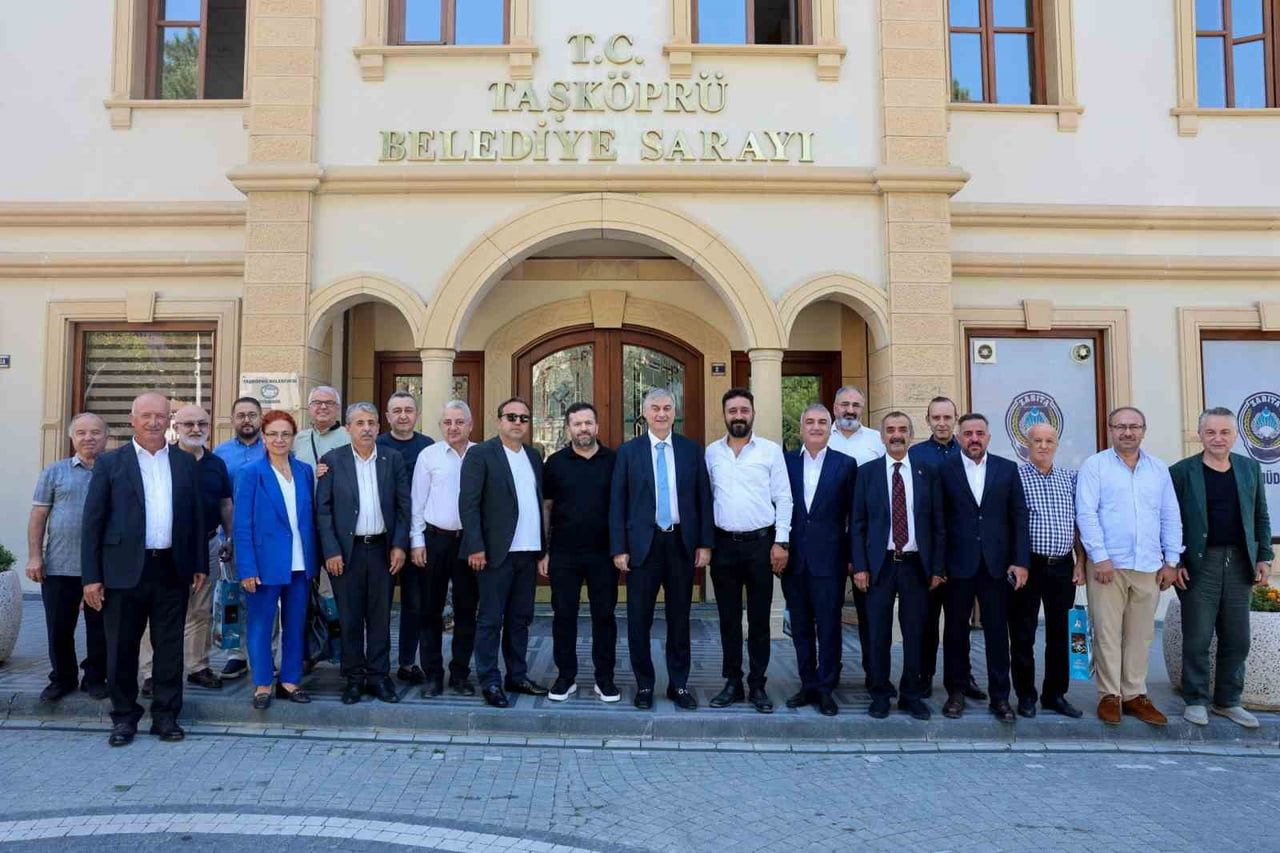 ZİYARETTE HATIRA FOTOĞRAFI ÇEKTİRİLDİ