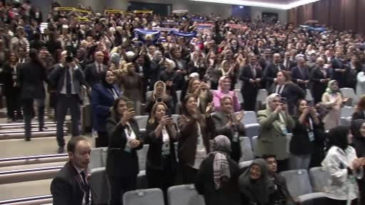 Cumhurbaşkanı Erdoğan: "Dimdik ayaktayız, herhangi bir sıkıntı yok"