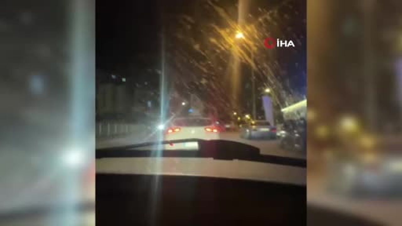 Karabük'te otomobilden sarkarak dans eden kadınların tehlikeli yolculuğu kamerada