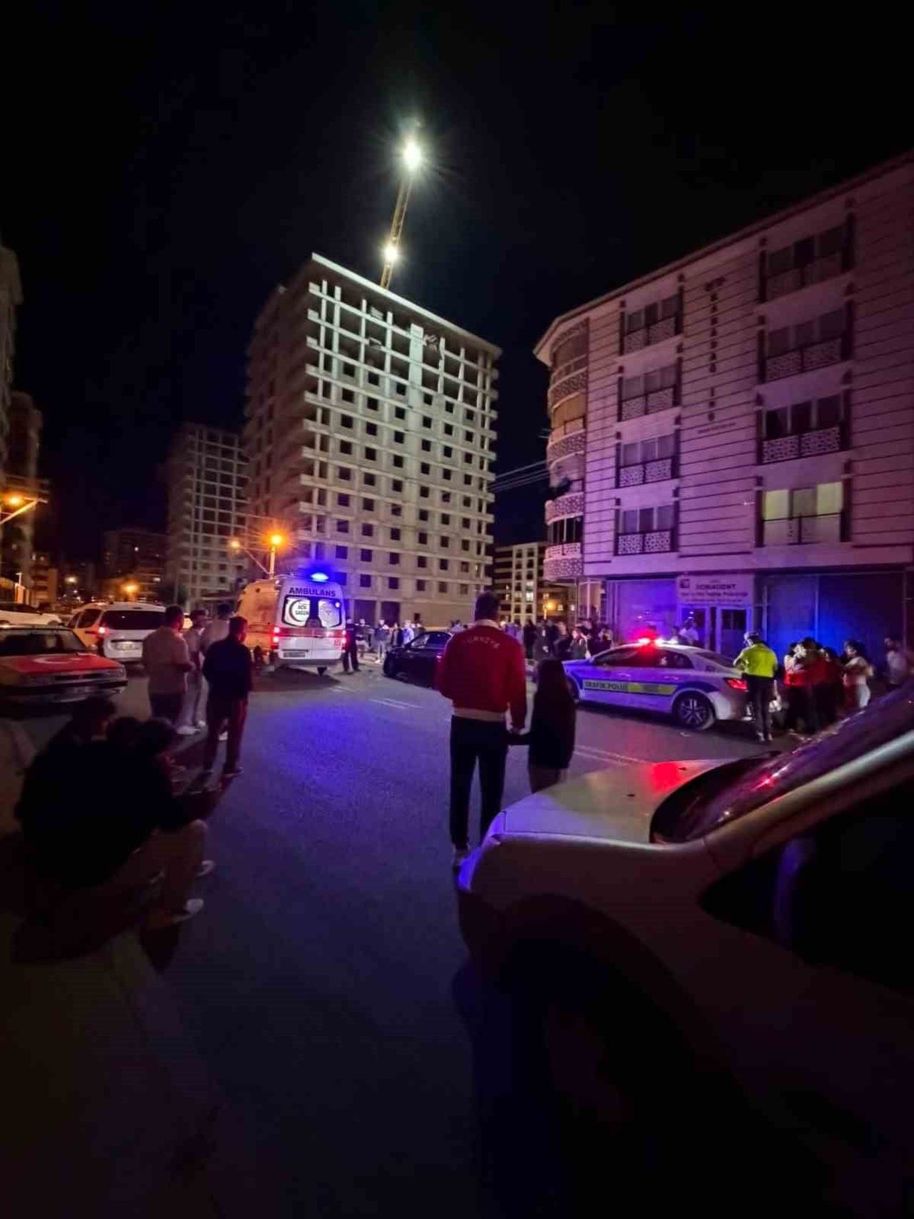 ANKARA’NIN SİNCAN İLÇESİNDE 3 ARACIN BİRBİRİNE GİRDİĞİ ZİNCİRLEME KAZADA BİR MOTOSİKLET SÜRÜCÜSÜ...