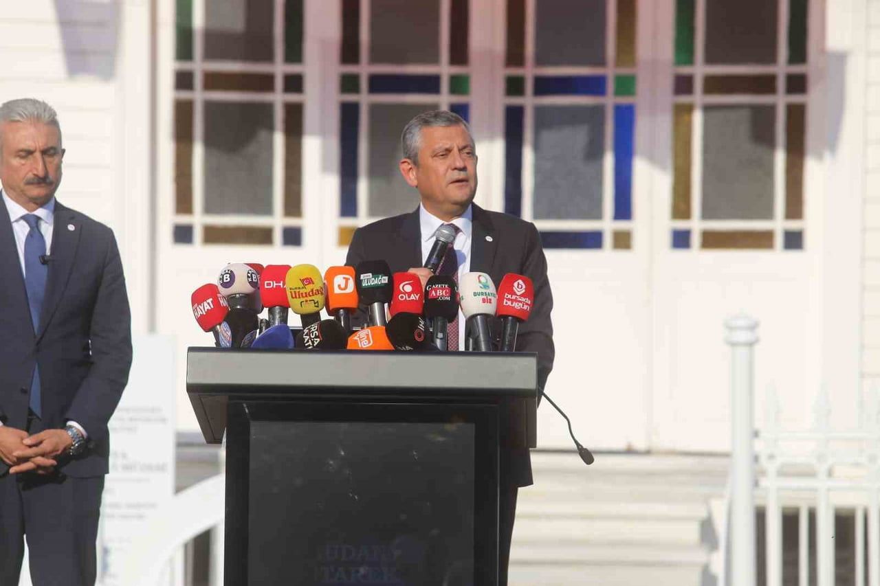 YENİ PARİ GENEL BAŞKANI ÖZGÜR ÖZEL, MUDANYA MÜTAREKESİ’NİN 104’ÜNCÜ YIL DÖNÜMÜ DOLAYISIYLA...