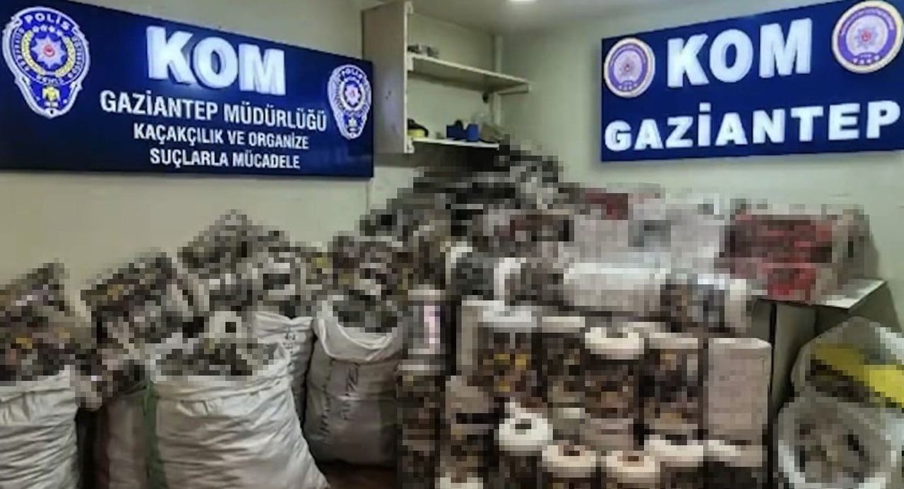 GAZİANTEP’TE POLİS EKİPLERİNCE BİR DEPOYA YAPILAN OPERASYONDA 14 BİN PAKET GÜMRÜK KAÇAĞI SİGARA...