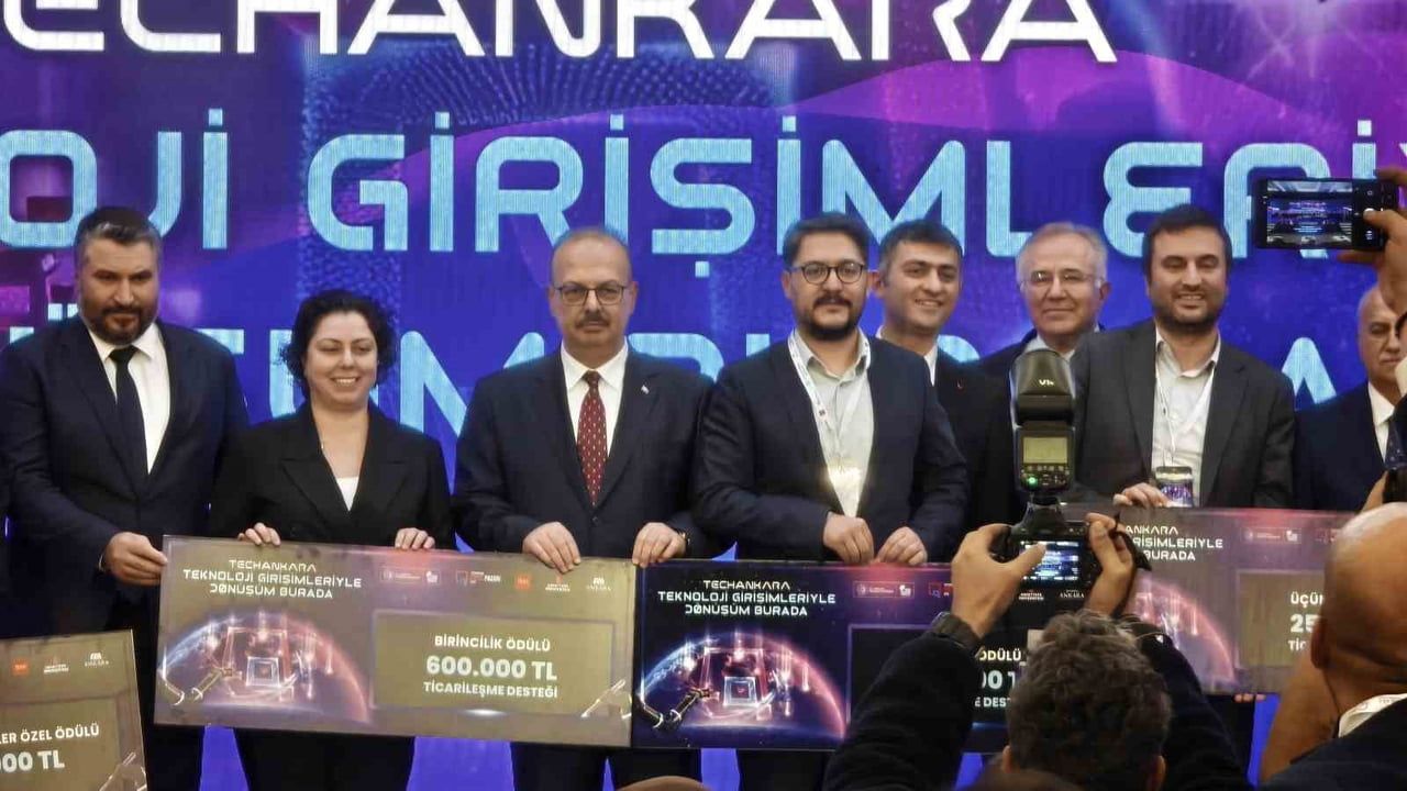 TECHANKARA PROJE PAZARI, TEKNOLOJİ VE GİRİŞİMCİLİK EKOSİSTEMİNİ ANKARA'DA BULUŞTURDU.