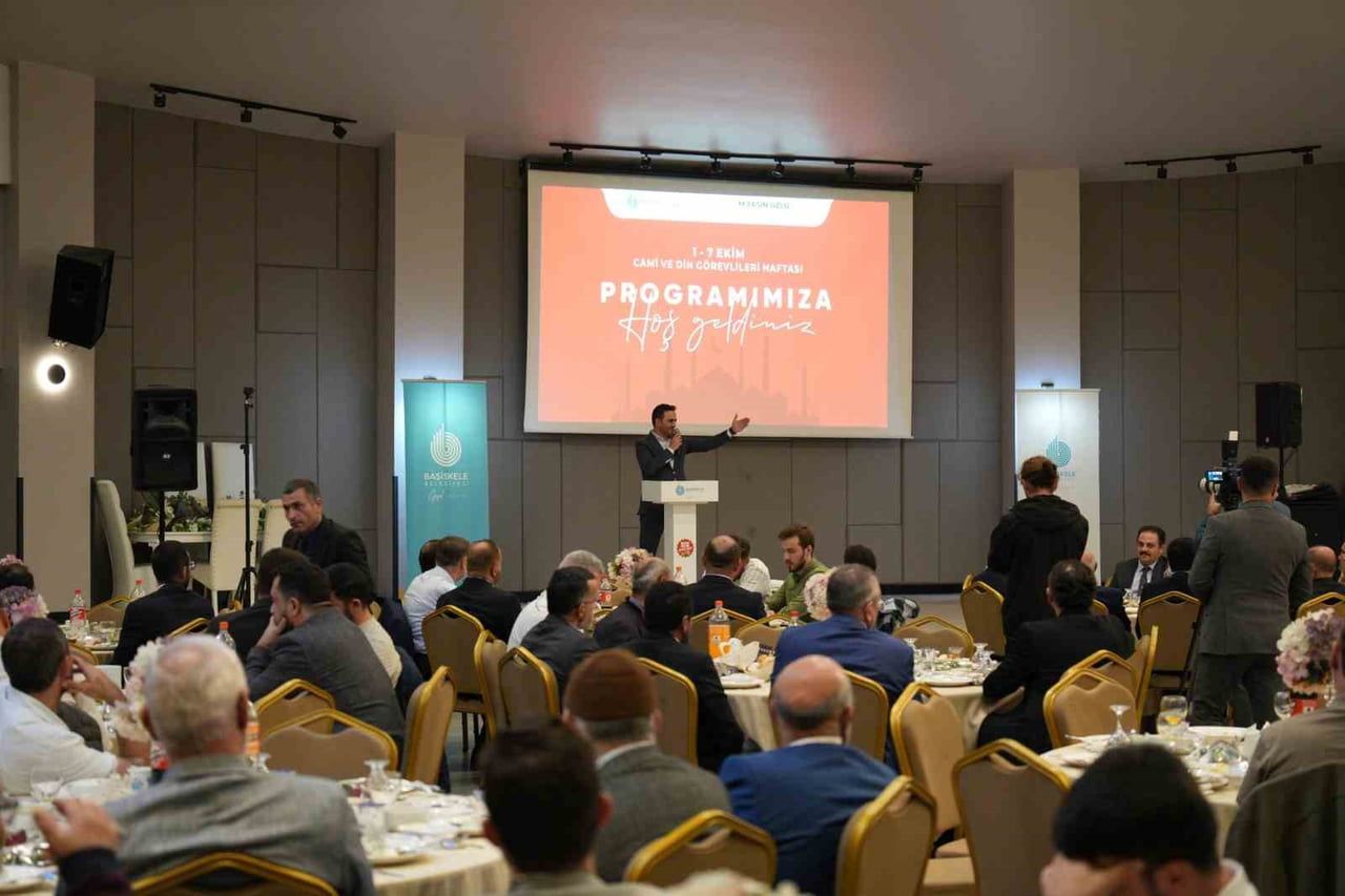 BAŞİSKELE BELEDİYE BAŞKANI YASİN ÖZLÜ, CAMİLER VE DİN GÖREVLİLERİ HAFTASI PROGRAMINDA ÇOCUK VE...