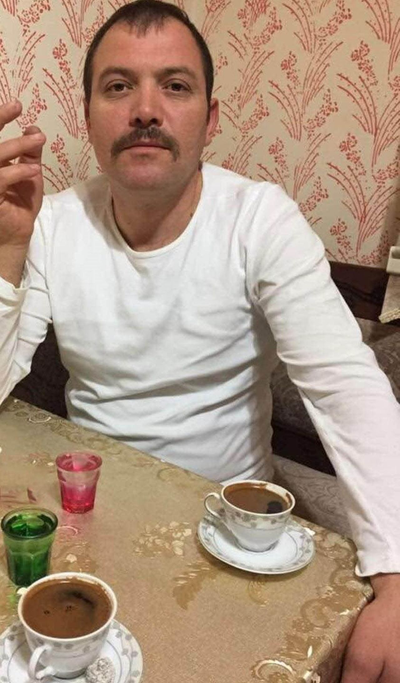 NKARA’NIN ALTINDAĞ İLÇESİNDE OĞLU İLE BİRLİKTE KÖFTE TEZGAHI İŞLETEN 46 YAŞINDAKİ ALİ ARDUÇ...