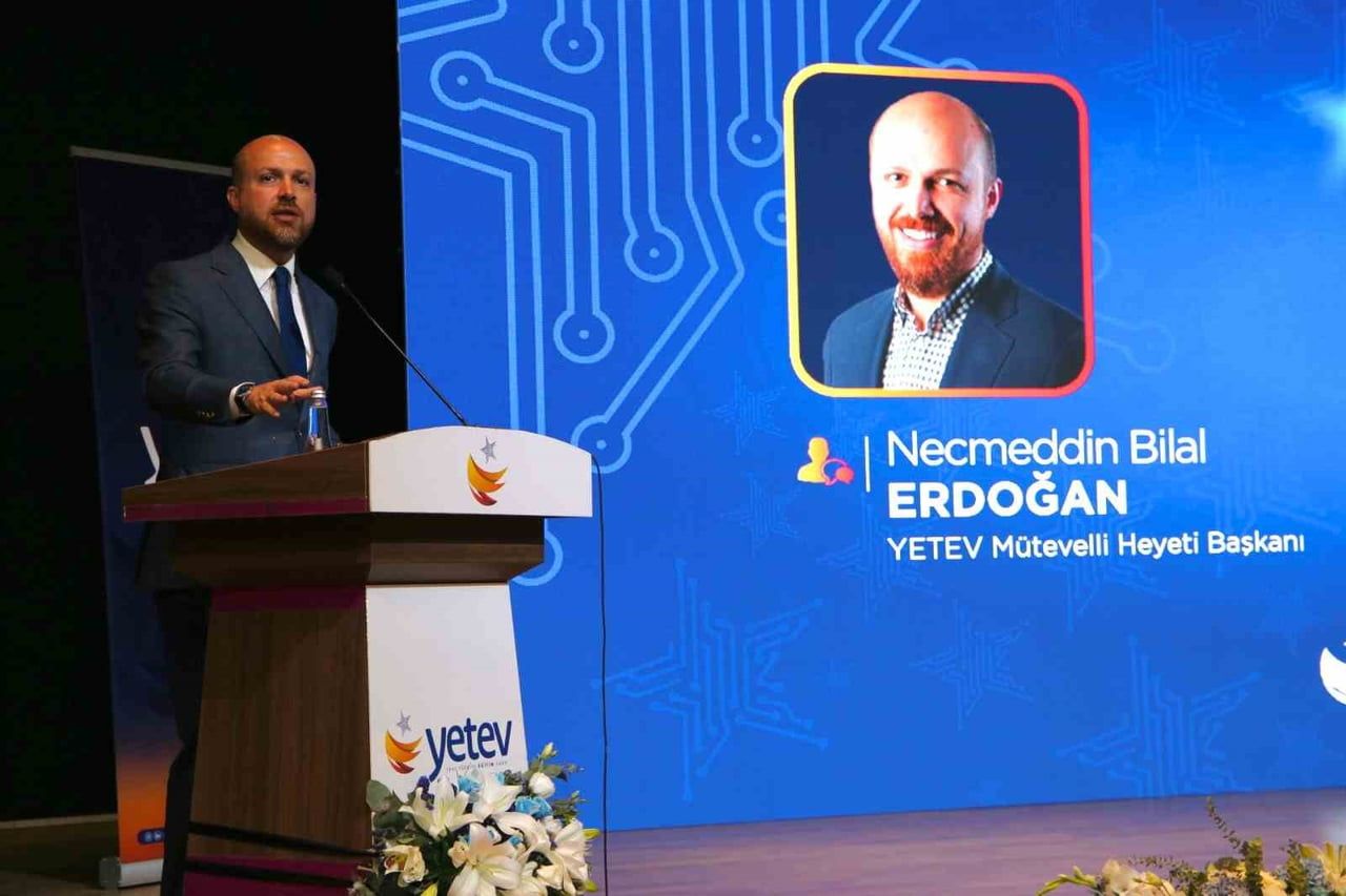 YETEV MÜTEVELLİ HEYETİ BAŞKANI NECMEDDİN BİLAL ERDOĞAN KONUŞMA YAPTI