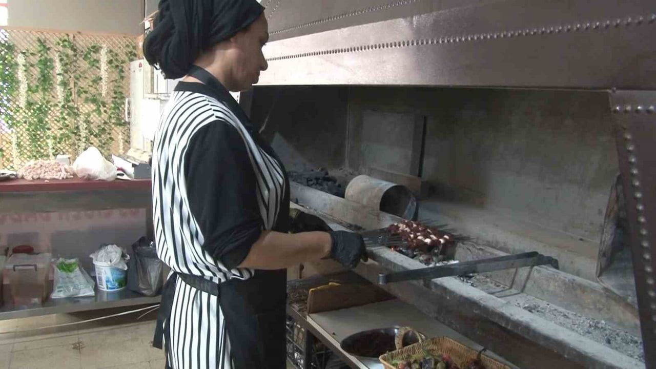 KENDİ İŞLETMESİNİ KURARAK YAKLAŞIK 5 YILDIR OCAK BAŞINDA TER DÖKEN SİBEL ALTUNCU, MESLEĞİNİ ÇOK...