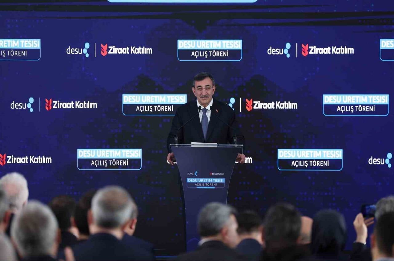 CUMHURBAŞKANI YARDIMCISI CEVDET YILMAZ, SAVUNMA SANAYİSİNDE ELDE EDİLEN BAŞARININ SAĞLIK...