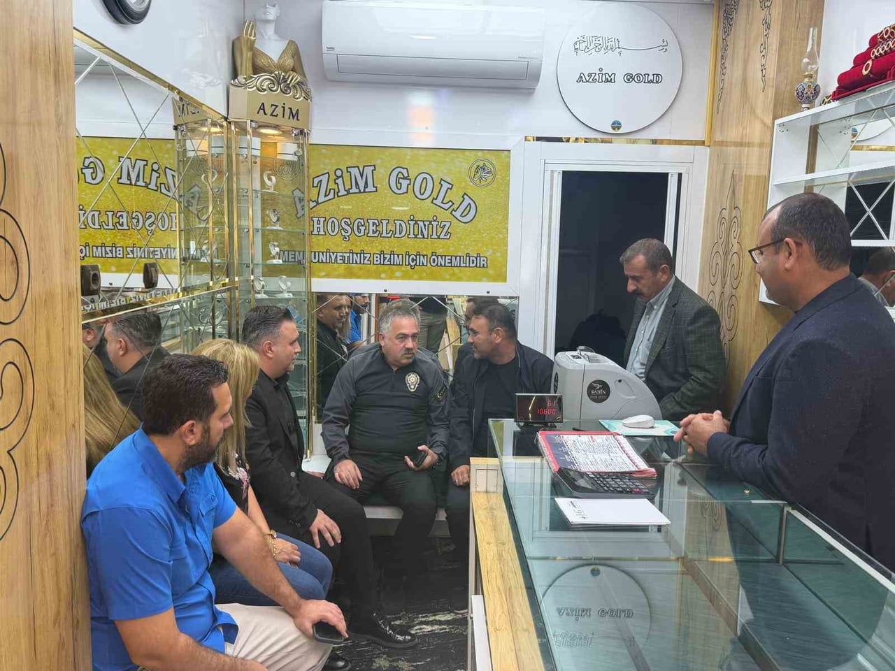 DİYARBAKIR KUYUMCULAR VE SARRAFLAR ODASI (DİKO) BAŞKANI ÖZER SANAL VE DİYARBAKIR İL EMNİYET MÜDÜRÜ...