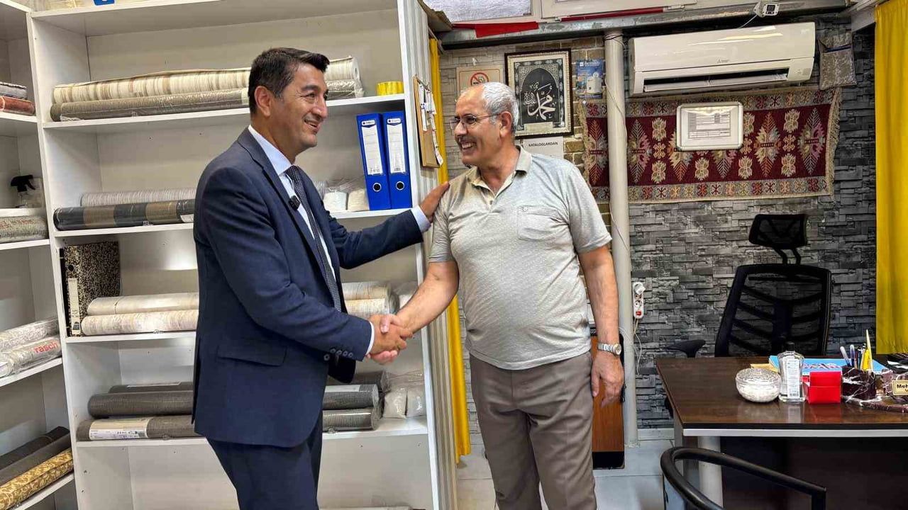 TSO BAŞKAN ADAYI BOYRAZ GEÇİCİ ÇARŞI ESNAFINI ZİYARET ETTİ