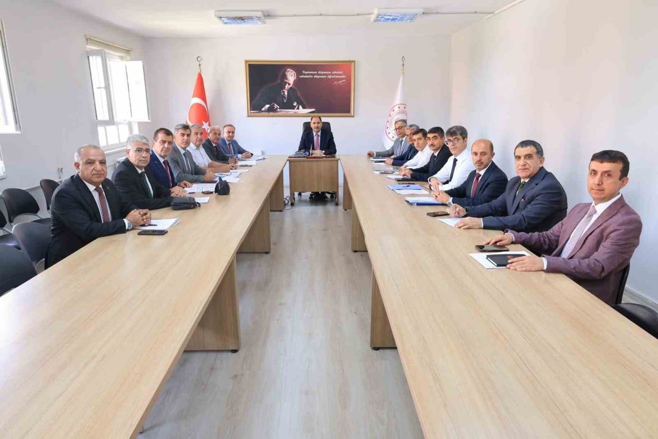 ELAZIĞ’DA DÜZENLENEN TOPLANTIDA 2025-2026 EĞİTİM ÖĞRETİM YILININ GENEL DEĞERLENDİRMESİ YAPILIRKEN...
