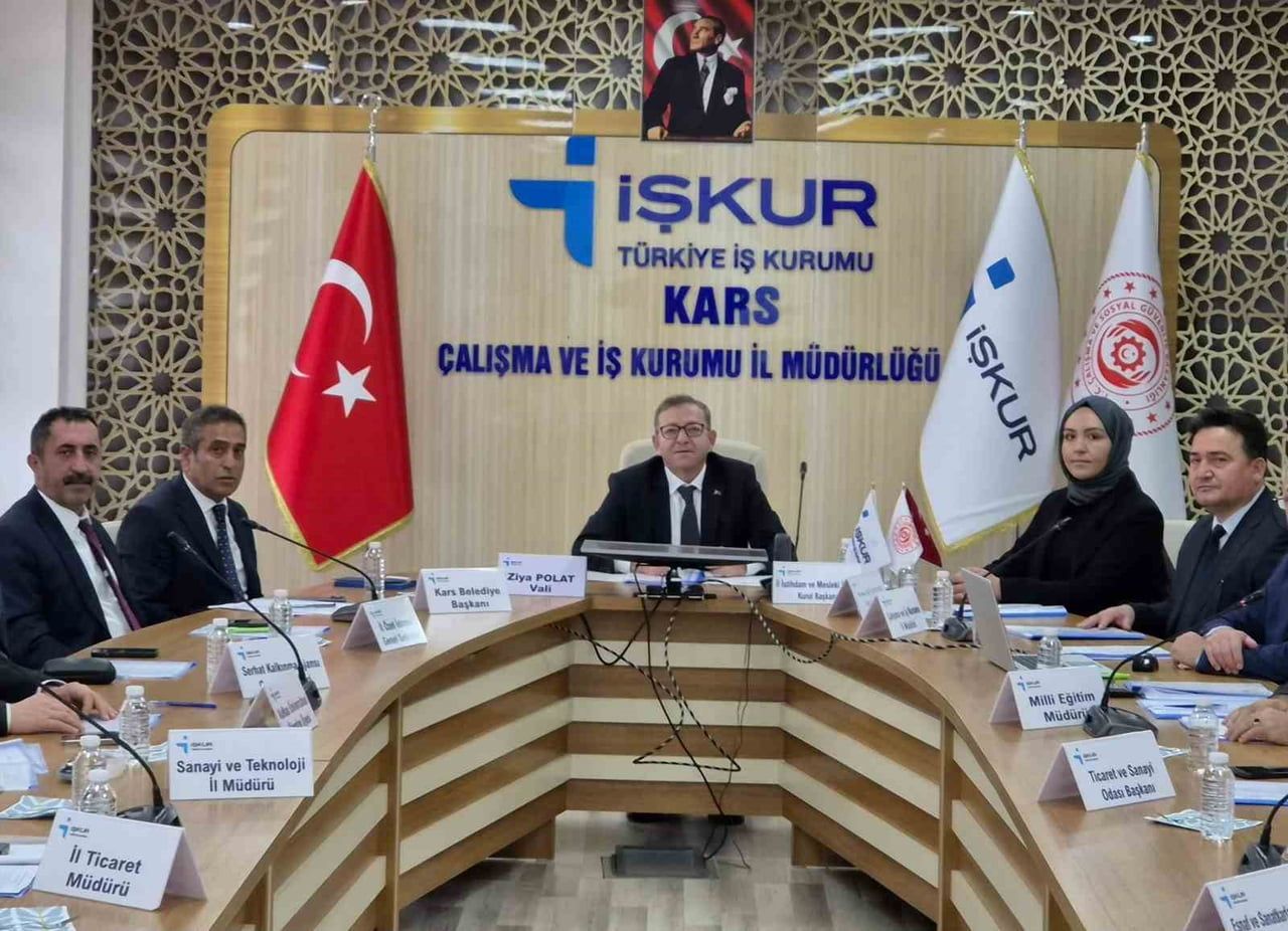 KARS’TA İSTİHDAM VE MESLEKİ EĞİTİM GÜNDEMİ MASAYA YATIRILDI(KARS-İHA)