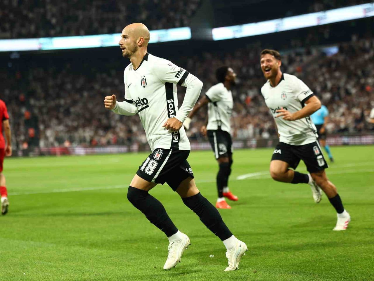 BEŞİKTAŞ’IN ÇEK KANAT OYUNCUSU VACLAV CERNY, ÇORUM FK KARŞISINDA ATTIĞI GOLLE BU SEZONKİ GOL...