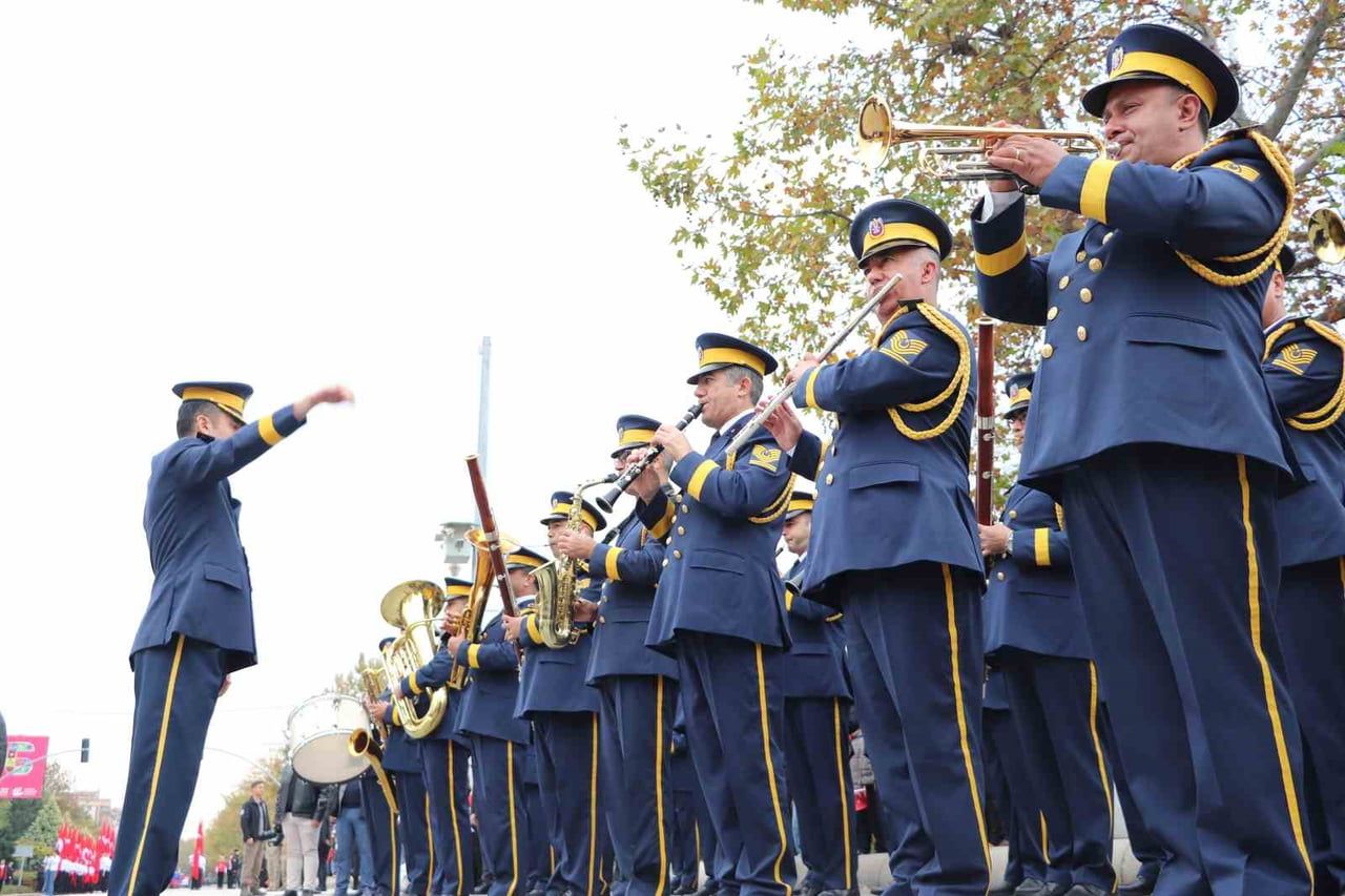 ESKİŞEHİR’DE 29 EKİM CUMHURİYET BAYRAMI KUTLAMALARI KAPSAMINDA DÜZENLENEN TÖRENDE BANDO...