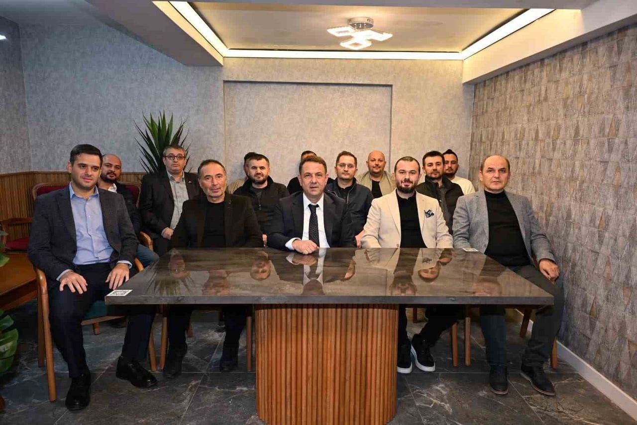 MANİSA'NIN DEMİRCİ İLÇESİNDE UZUN YILLARDIR HALICILIK SEKTÖRÜNDE FAALİYET GÖSTEREN SANAYİCİ VE İŞ...