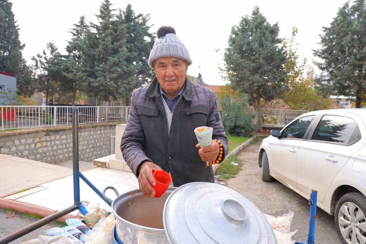 ONİKİŞUBAT İLÇESİNDE YAŞAYAN OSMAN BEYİTLER, HER SABAH ERKENDEN HAZIRLADIĞI NOHUTLARI DÖRT...