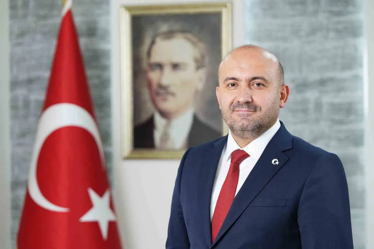 AK PARTİ ESKİŞEHİR İL BAŞKANI GÜRHAN ALBAYRAK, 29 EKİM CUMHURİYET BAYRAMI VE CUMHURİYETİN İLANININ...