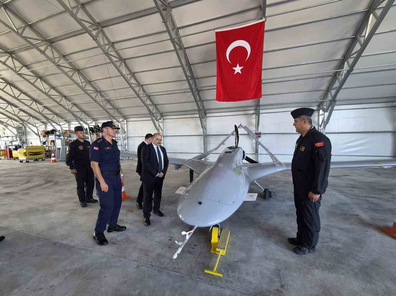 VALİ USTAOĞLU, BANDIRMA’DA GÜVENLİK VE HİZMET GÜNDEMİYLE TEMASLARDA BULUNDU