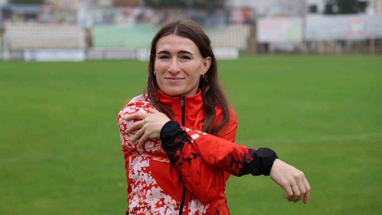 KIRŞEHİR'DE ORTAOKUL YILLARINDA BAŞLADIĞI ATLETİZM SPORUNA 13 YILDIR ARA VERMEDEN DEVAM EDEN URKUŞ...