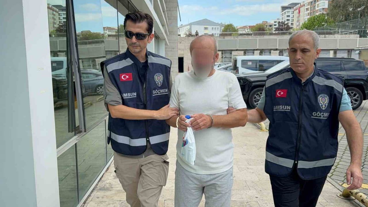 SAMSUN’DA 4 YIL ÖNCE GÖÇMEN KAÇAKÇILIĞI YAPARKEN YAKALANIP TUTUKLANAN M.K.(57), ÖZEL ARACIYLA YİNE...