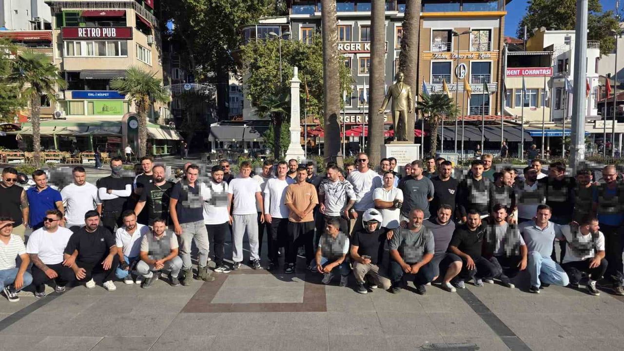 BALIKESİR'İN BANDIRMA İLÇESİNDE BİR DÖNER İŞLETMESİ İLE KURYE ARASINDA YAŞANAN KAVGANIN ARDINDAN...