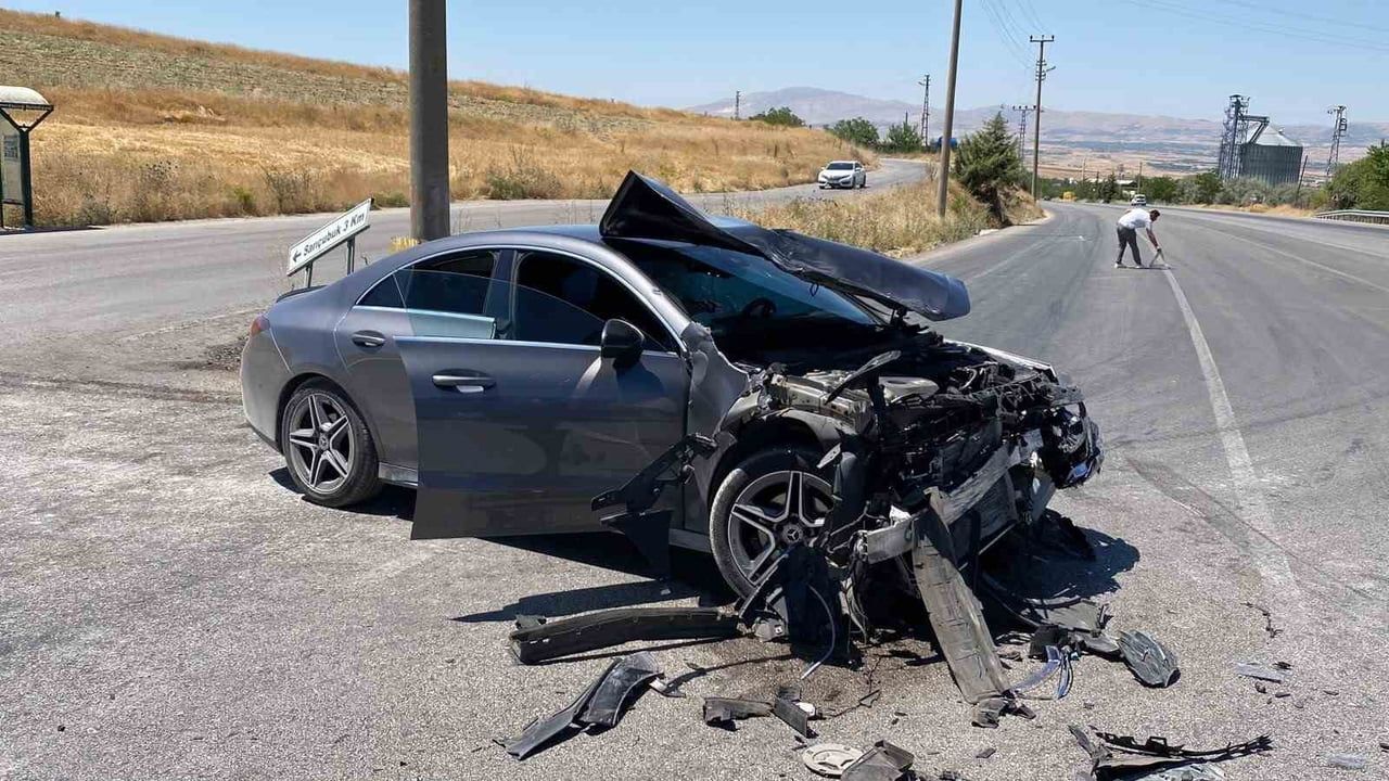 ELAZIĞ’DA AĞUSTOS AYININ TRAFİK KAZA BİLANÇOSU AÇIKLANDI. BU SÜRE İÇİNDE MEYDANA GELEN 377 KAZADA...