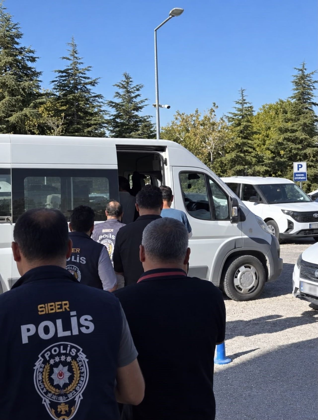 NİĞDE MERKEZLİ 8 İLDE, YÜKSEK KAZANÇLI YATIRIM VAADİYLE VATANDAŞLARI 2 MİLYON 36 BİN TL...